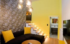 Luxenest Apartment